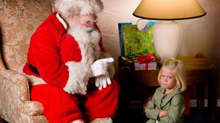 Mikołaj przychodzi tylko do grzecznych dzieci? Co to znaczy, że dziecko jest niegrzeczne?