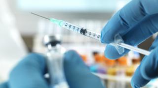 Nowa szczepionka na koronawirusa w 90 proc. skuteczna. Pierwsze dostawy jeszcze w tym roku
