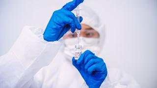 Polska czeka na dostawę ponad 2 mln szczepionek przeciw COVID-19. Jest zielone światło dla szczepień nauczycieli