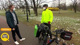 Pan Dariusz chce przejechać rowerem 27 krajów w rok. Przyświeca mu szczytny cel