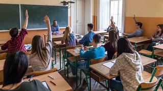 Czy uczniowie we wrześniu wrócą do szkół? Minister Czarnek podpisał rozporządzenia