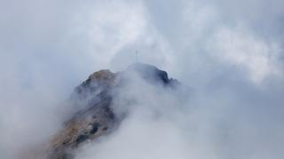Jak zachować się w czasie burzy w górach? Jakie są skutki rażenia piorunem?