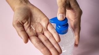 Dezynfekcja rąk, czyli dokładne oczyszczanie dłoni dla każdego (bez użycia wody i mydła)