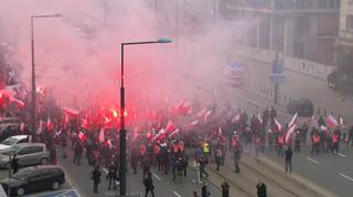 Marsz Niepodległości w Warszawie. Starcia z policją i pożar w mieszkaniu