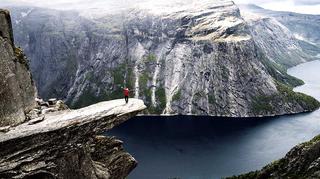 Trolltunga. Informacje dotyczące intrygującej skały w Norwegii