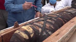 Egipt: Archeolodzy otworzyli sarkofag zamknięty od 2500 lat. Internauci masowo udostępniają nagranie