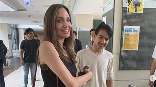 Angelina Jolie z synem Maddoxem na uniwersytecie w Seulu