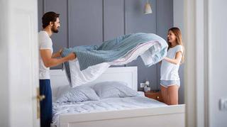 Rama łóżka - jaką wybrać? Metalowa, z pojemnikiem, drewniana