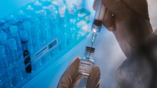 Szczepionka Johnson & Johnson przeciw COVID-19 może trafić na rynek już w marcu. Wymaga tylko jednej dawki 