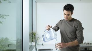 Jaki filtr do wody wybrać do domu, a jaki do mieszkania? Rodzaje filtrów do wody