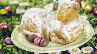 Baranek wielkanocny z ciasta piaskowego – prosty przepis na świąteczny deser
