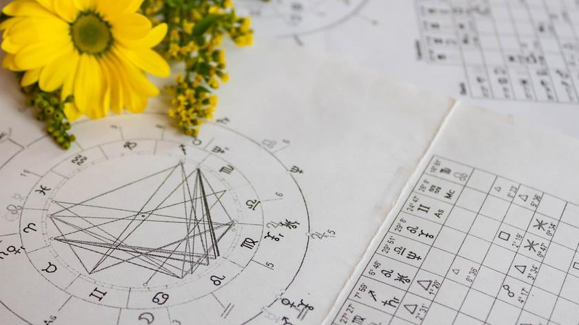 Rozrysowany horoskop