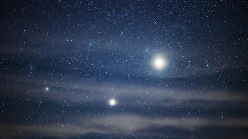 Rozgwieżdżone niebo