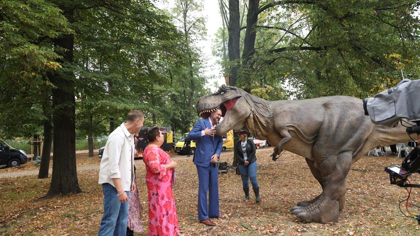 Dinozaur na pikniku Dzień Dobry TVN wzbudza postrach
