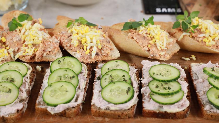 Kanapki z domowymi pastami śniadaniowymi