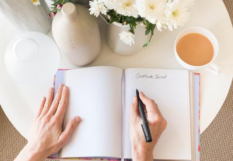 Nowy trend podbija Internet. Czym jest brush lettering i dlaczego jest tak popularny?