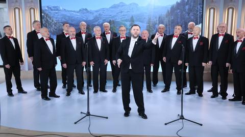 Kto tworzy niezwykły męski chór Słowiki 60?