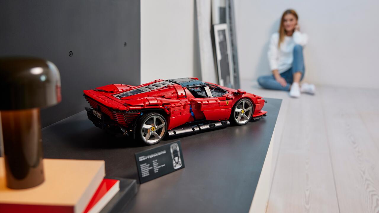 Zestaw LEGO Technic Ferrari Daytona SP3