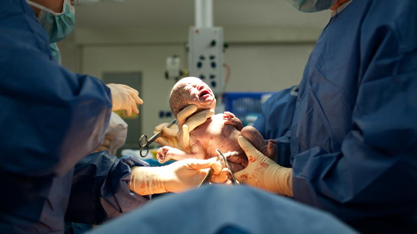 poród, noworodek, sala porodowa
