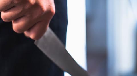 17-letni nożownik zaatakował na przystanku