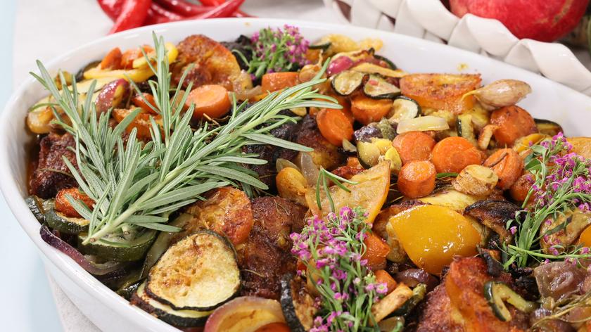 Pieczone warzywa z ziołami i oliwą