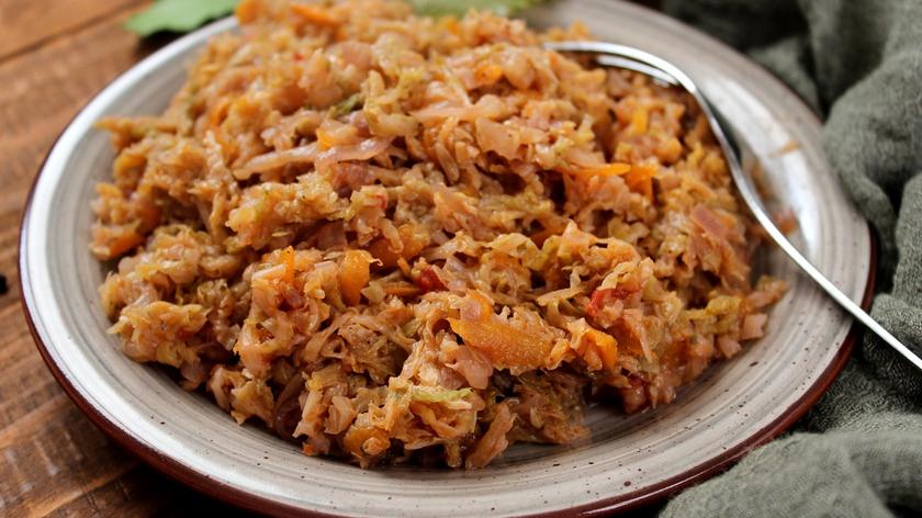 Co zrobić, kiedy bigos jest zbyt kwaśny? Ten sposób Cie zaskoczy