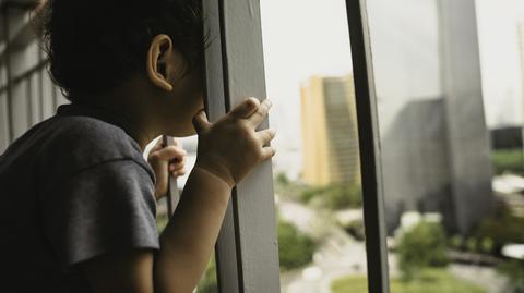 Trkusów. Około pięcioletni chłopiec wypadł z balkonu