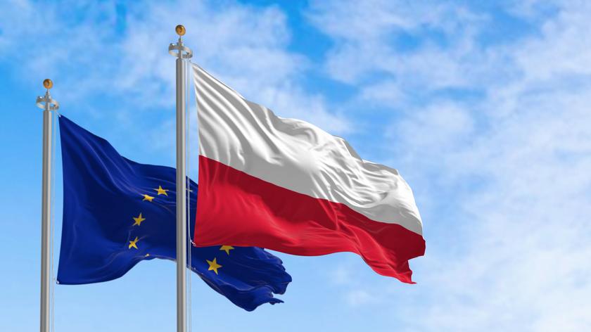 flaga Polski i flaga Unii Europejskiej
