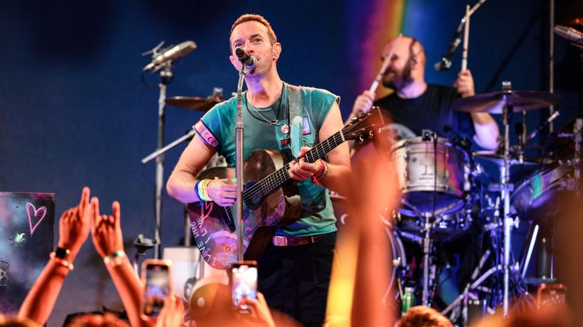 Niebezpieczny wypadek na koncercie Coldplay. Chris Martin zleciał ze sceny 