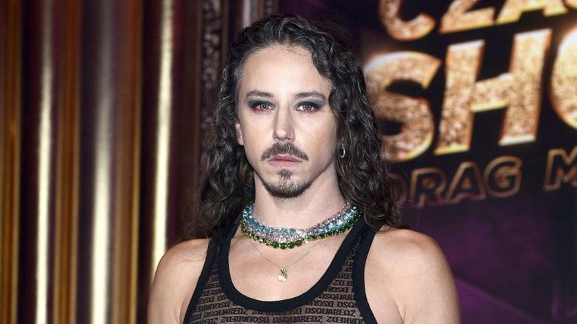 Michał Szpak odnosi się do wpadki podczas występu. Fani: "Ten koncert mógł zakończyć się tragicznie"