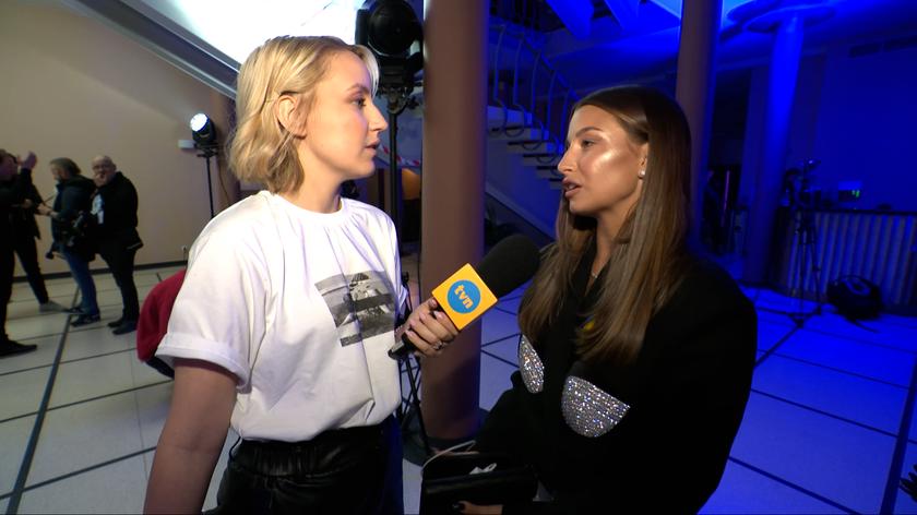 Julia Wieniawa rozmawia z Sandrą Hajduk-Popińską