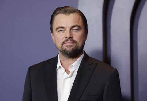 Leonardo DiCaprio teraz musi się tłumaczyć. Do sieci wyciekły zdjęcia sprzed lat
