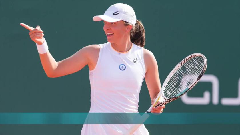 Iga Świątek na korcie tenisowym