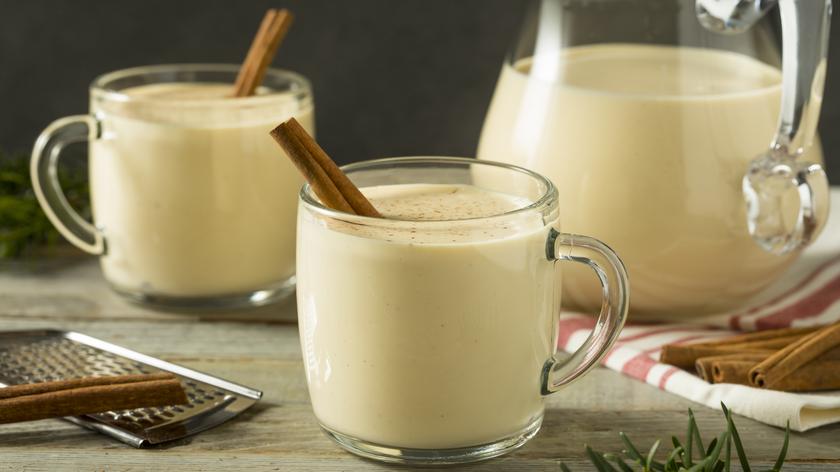 Egg Nog podany w szklance