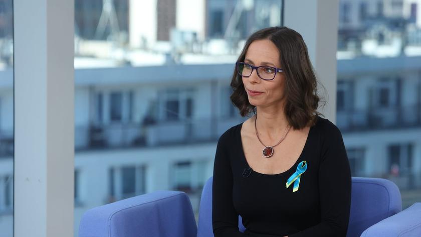 Marta Zaraska na kanapie w studiu Dzień Dobry TVN