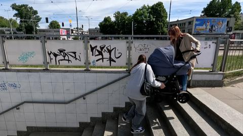 Czy pomoglibyście kobiecie w takiej sytuacji?
