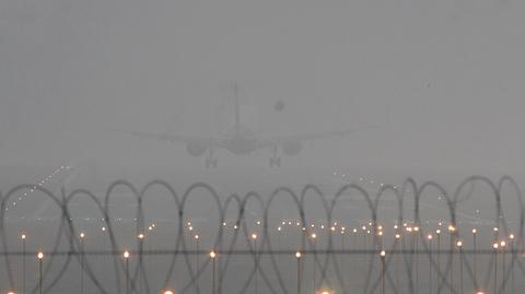 Kraków. Mgła na lotnisku
