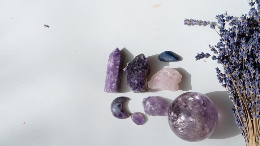 Numerologia - kamienie i kwiaty