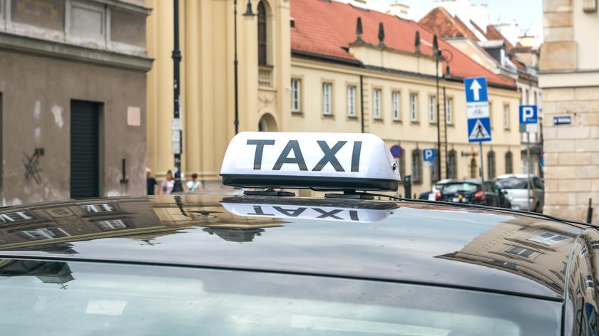 Wsiadła do taksówki. Za sześciokilometrowy kurs zapłaciła ponad 700 złotych 
