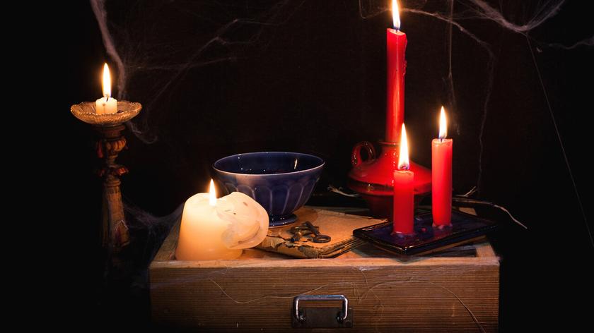 Akcesoria do andrzejkowych wróżb, świece