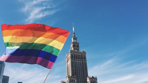 Te gwiazdy wsparły Paradę Równości. Wśród maszerujących byli Barbara Kurdej-Szatan i Oliwer Kubiak