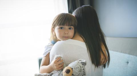 Rodzicielstwo zastępcze a adopcja. Czym się różni?