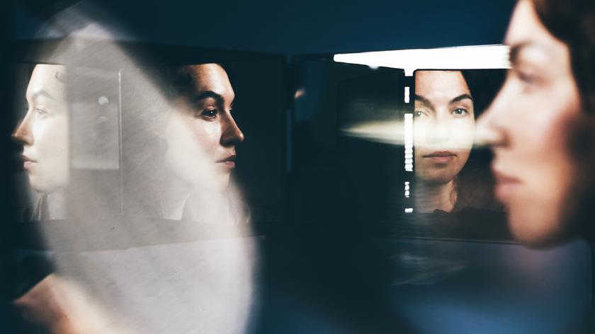 Pokolenie zranionych dzieci. Ekspert zdradza, jak przerwać ten schemat. "To jest największy akt miłości"