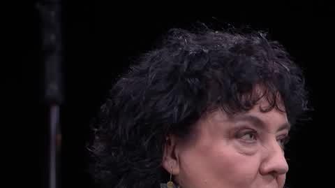 Czy babcia ma obowiązek wychowywać wnuki? 
