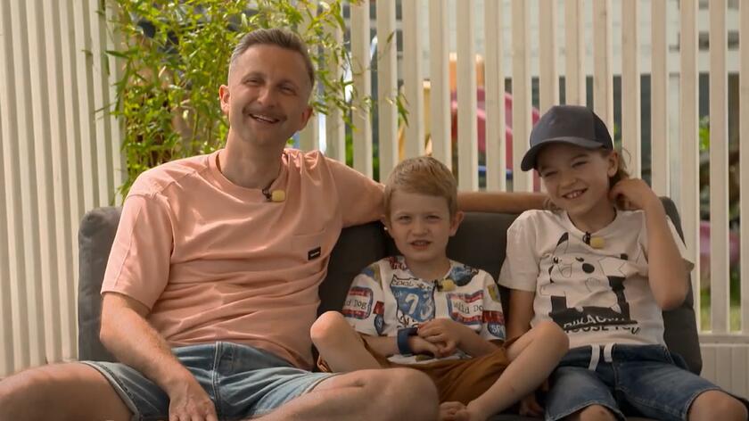 Piotr Kucharski z dziećmi 