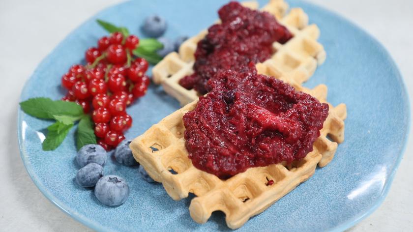 Gofry białkowe z domową frużeliną bez cukru