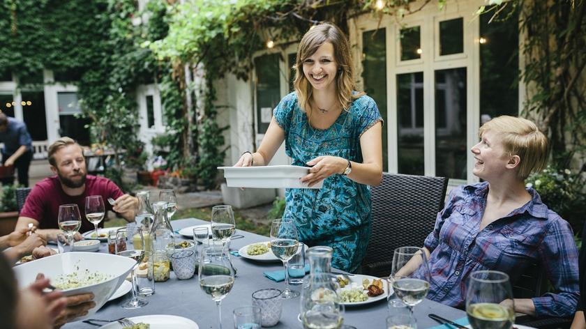 rodzina przy obiedzie