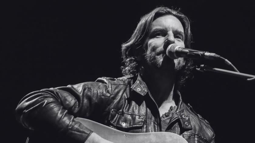 Brett James
