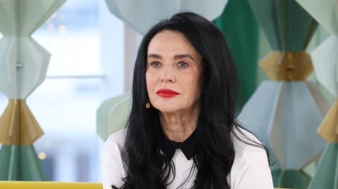 Ewa Krawczyk,, nie kryjąc łez, wspomina męża.