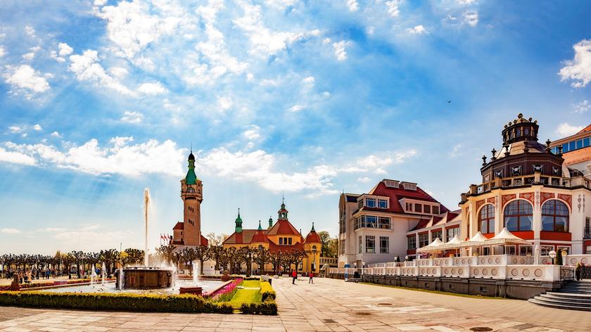 Piękna architektura Sopotu rano, Polska.